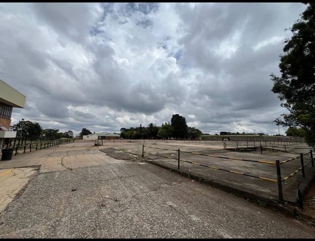 5,193M² WAREHOUSE TO LET IN FACTORIA